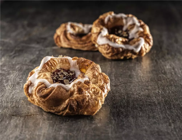 Spandauer med hindbærsyltetøj